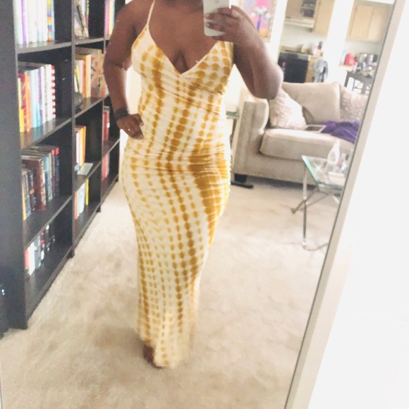Heart & Hips Dresses & Skirts - Yellow and white maxi dress